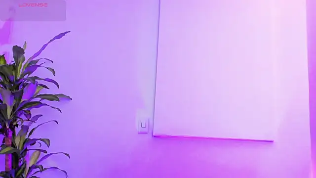 MacarenaSmith online show from 12/15/25, 11:25