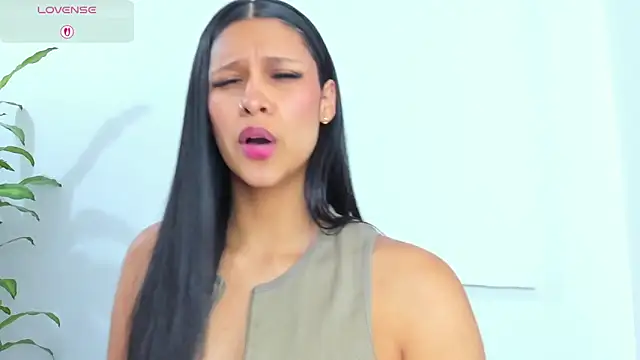 MacarenaSmith online show from 12/17/25, 11:16