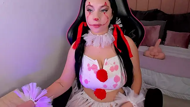 cloe weiss online show from 10/31/25, 01:12