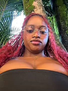 Snapshot of darle_volant chatting on 11/25/25, 10:32 darle volant online show from 11/25/25, 10:32