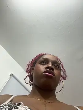 Snapshot of darle_volant chatting on 11/26/25, 10:00 darle volant online show from 11/26/25, 10:00