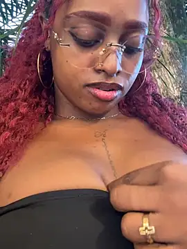 Snapshot of darle_volant chatting on 11/27/25, 10:23 darle volant online show from 11/27/25, 10:23