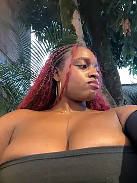 Snapshot of darle_volant chatting on 12/02/25, 10:27 darle volant online show from 12/02/25, 10:27