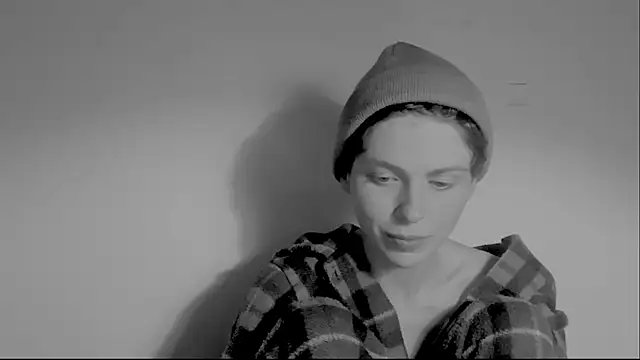 Snapshot of nyxofempusa chatting on 10/02/25, 04:52 nyxofempusa online show from 10/02/25, 04:52