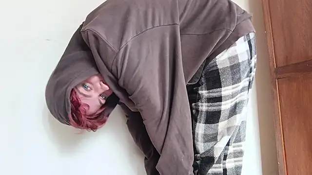 Snapshot of nyxofempusa chatting on 10/28/25, 06:43 nyxofempusa online show from 10/28/25, 06:43