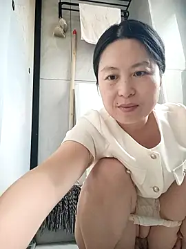 chengcheng12 online show from 09/25/25, 12:36