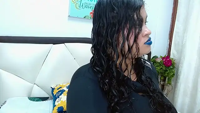 Snapshot of Madison_Copers chatting on 12/18/25, 12:17 Madison Copers online show from 12/18/25, 12:17