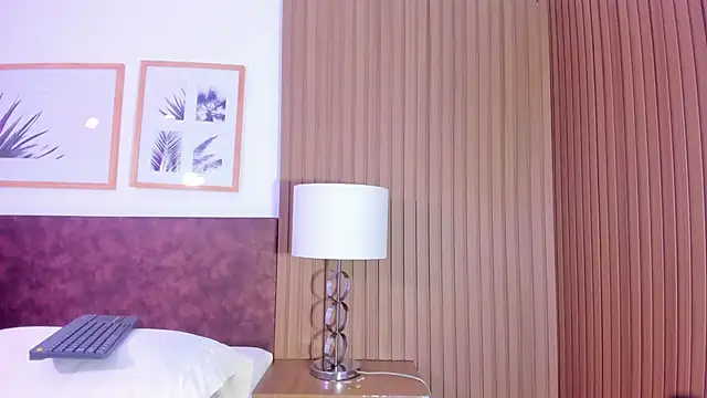 cutie katy  online show from 11/24/25, 04:45