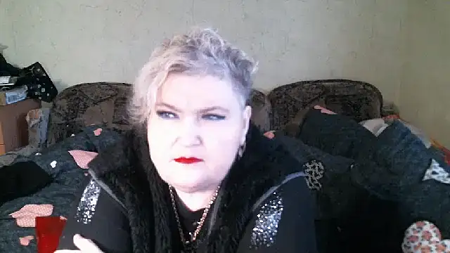 Snapshot of Lana555 chatting on 11/14/25, 01:43 Lana555 online show from 11/14/25, 01:43