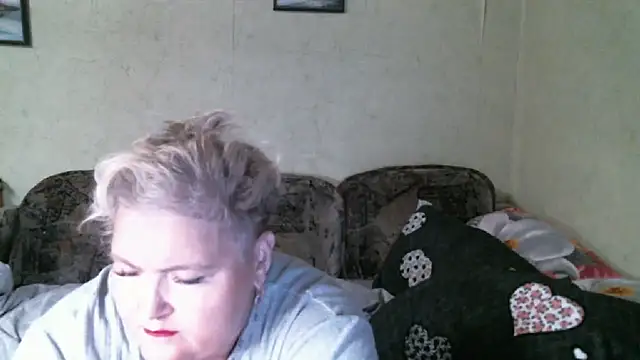 Snapshot of Lana555 chatting on 12/04/25, 08:39 Lana555 online show from 12/04/25, 08:39