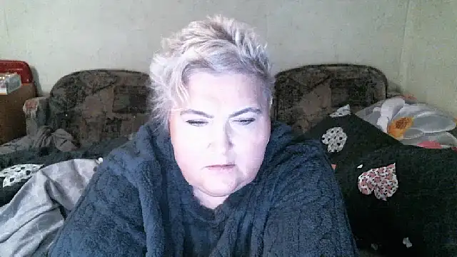 Snapshot of Lana555 chatting on 12/16/25, 08:25 Lana555 online show from 12/16/25, 08:25