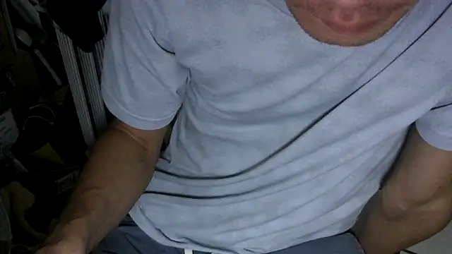 Snapshot of winds1069 chatting on 10/26/25, 02:56 winds1069 online show from 10/26/25, 02:56