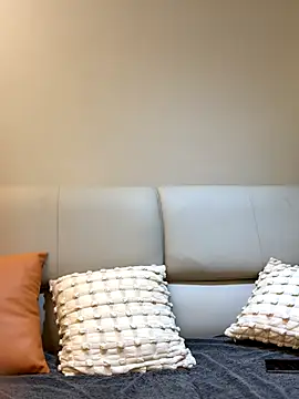 Lexiluv1 online show from 12/14/25, 05:07