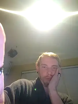 Snapshot of piercingpik chatting on 11/27/25, 08:55 piercingpik online show from 11/27/25, 08:55