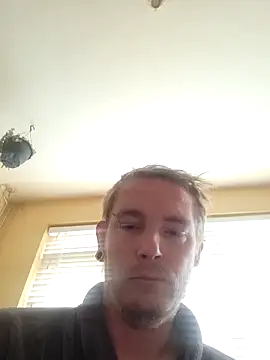 Snapshot of piercingpik chatting on 11/30/25, 11:25 piercingpik online show from 11/30/25, 11:25