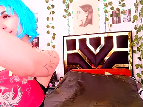 lucywhite13 online show from 10/25/25, 04:35