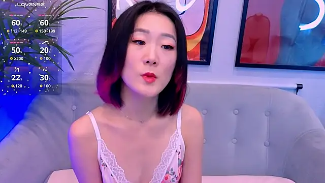 Snapshot of AikoYamada chatting on 09/26/25, 06:17 AikoYamada online show from 09/26/25, 06:17