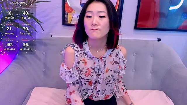 Snapshot of AikoYamada chatting on 10/14/25, 06:25 AikoYamada online show from 10/14/25, 06:25