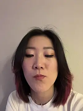 Snapshot of AikoYamada chatting on 10/25/25, 07:16 AikoYamada online show from 10/25/25, 07:16