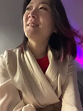 Snapshot of AikoYamada chatting on 11/08/25, 06:13 AikoYamada online show from 11/08/25, 06:13