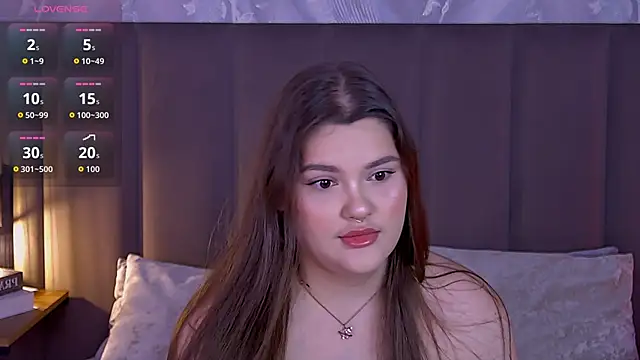 Snapshot of EmilyHyde chatting on 10/12/25, 08:52 EmilyHyde online show from 10/12/25, 08:52