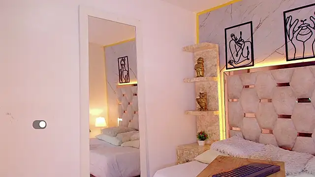 Valentina Shine online show from 06/05/26, 03:40