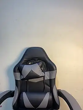 Snapshot of Vliacoooper2 chatting on 10/12/25, 06:01 Vliacoooper2 online show from 10/12/25, 06:01