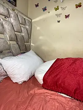 Snapshot of Vliacoooper2 chatting on 10/21/25, 06:03 Vliacoooper2 online show from 10/21/25, 06:03