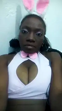 Snapshot of Aurora-Queen chatting on 11/07/25, 04:12 Aurora-Queen online show from 11/07/25, 04:12