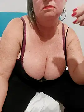 Snapshot of Miss-tetas chatting on 11/16/25, 12:49 Miss-tetas online show from 11/16/25, 12:49