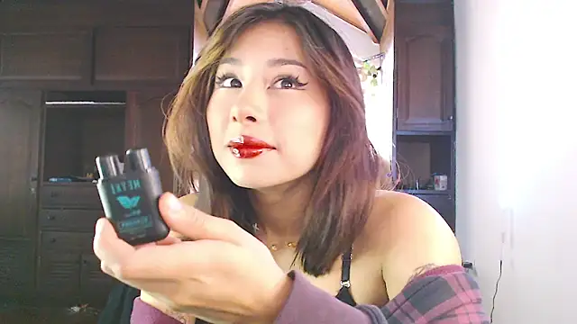 Snapshot of Shisuku_Sophi chatting on 09/21/25, 07:26 Shisuku Sophi online show from 09/21/25, 07:26