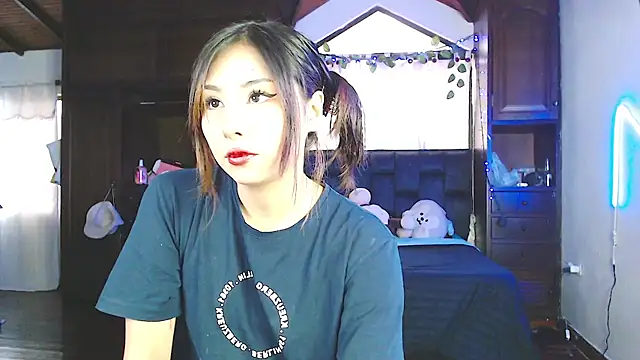 Snapshot of Shisuku_Sophi chatting on 10/12/25, 10:09 Shisuku Sophi online show from 10/12/25, 10:09