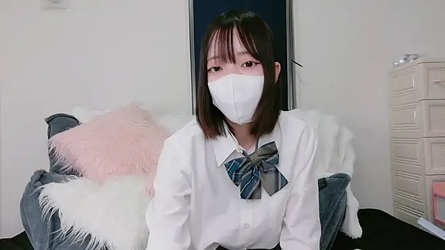 Snapshot of Azusa_128 chatting on 10/23/25, 10:47 Azusa 128 online show from 10/23/25, 10:47