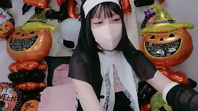 Snapshot of Azusa_128 chatting on 10/30/25, 10:27 Azusa 128 online show from 10/30/25, 10:27