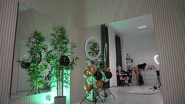 EmmaBlanco online show from 11/04/25, 08:08