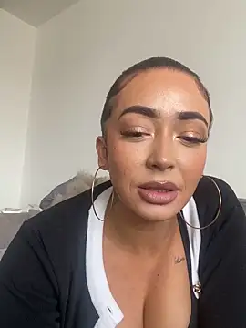 ItsCOCOx online show from 10/04/25, 12:58