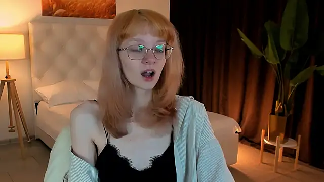 MollyJiggles online show from 10/11/25, 08:13