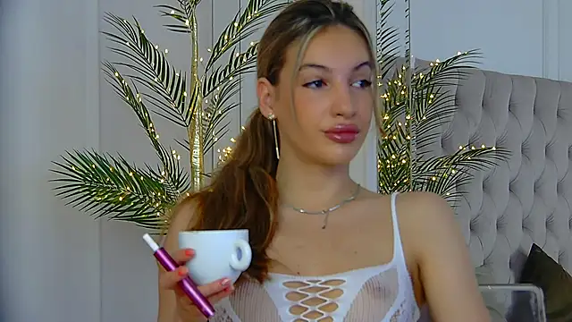 Snapshot of KimmDaviss chatting on 05/26/26, 07:37 KimmDaviss online show from 05/26/26, 07:37