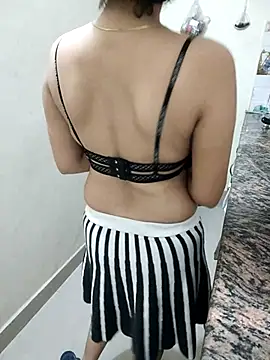 Pihu Chopra online show from 09/28/25, 03:28