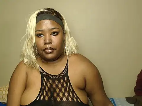 Snapshot of SexyEbonyy_ chatting on 10/06/25, 10:18 SexyEbonyy online show from 10/06/25, 10:18