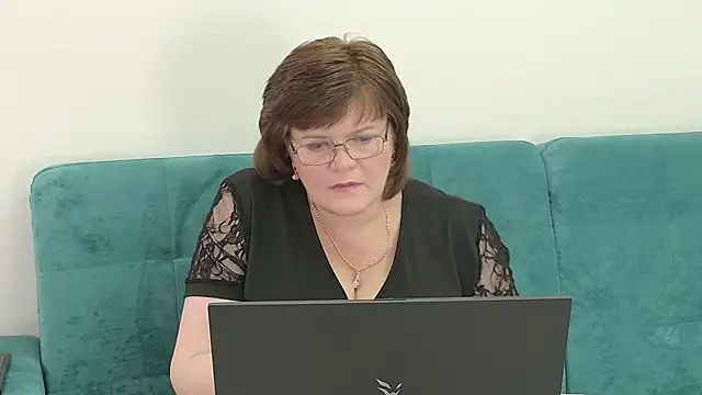 Sandra Sunrise online show from 10/20/25, 08:59