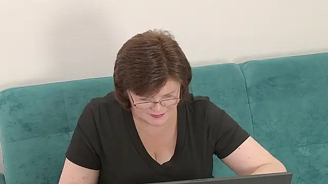 Snapshot of Sandra_Sunrise chatting on 11/02/25, 09:11 Sandra Sunrise online show from 11/02/25, 09:11