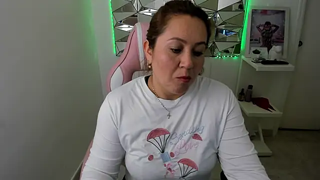 camixxx m online show from 11/10/25, 12:59