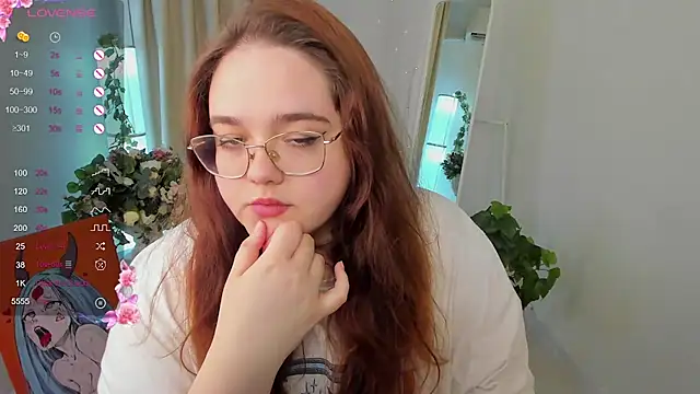 Snapshot of Neko_Moor chatting on 11/18/25, 08:35 Neko Moor online show from 11/18/25, 08:35