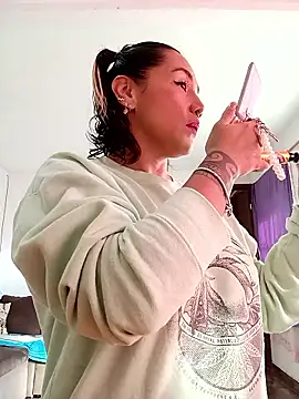 Snapshot of Omexochitl chatting on 11/07/25, 09:59 Omexochitl online show from 11/07/25, 09:59