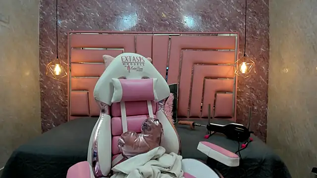 MELODY FIRE  online show from 10/18/25, 03:13