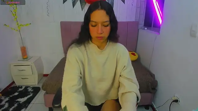 anna moon11 online show from 10/17/25, 04:37