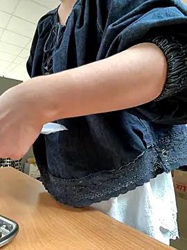 PhuongNhi21 online show from 10/14/25, 01:17