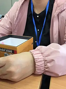 PhuongNhi21 online show from 10/22/25, 01:17