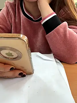 PhuongNhi21 online show from 11/27/25, 08:05